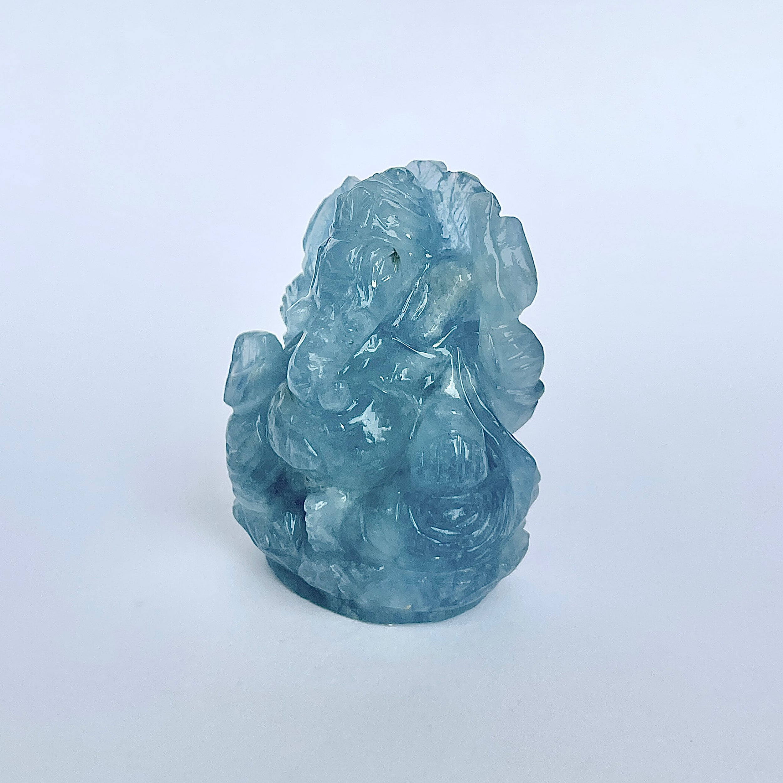 พระพิฆเนศทรงเครื่อง Aquamarine น้ำหนัก 394 กะรัต ส่วนสูง 5.2 ซม.(AQM-MRT-11.)