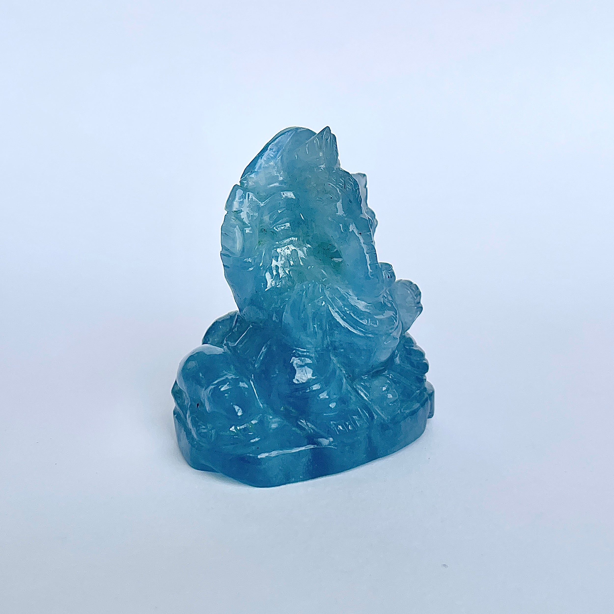 พระพิฆเนศทรงเครื่อง Aquamarine น้ำหนัก 341.5 กะรัต ส่วนสูง 5.2 ซม.(AQM-MRT-16.)