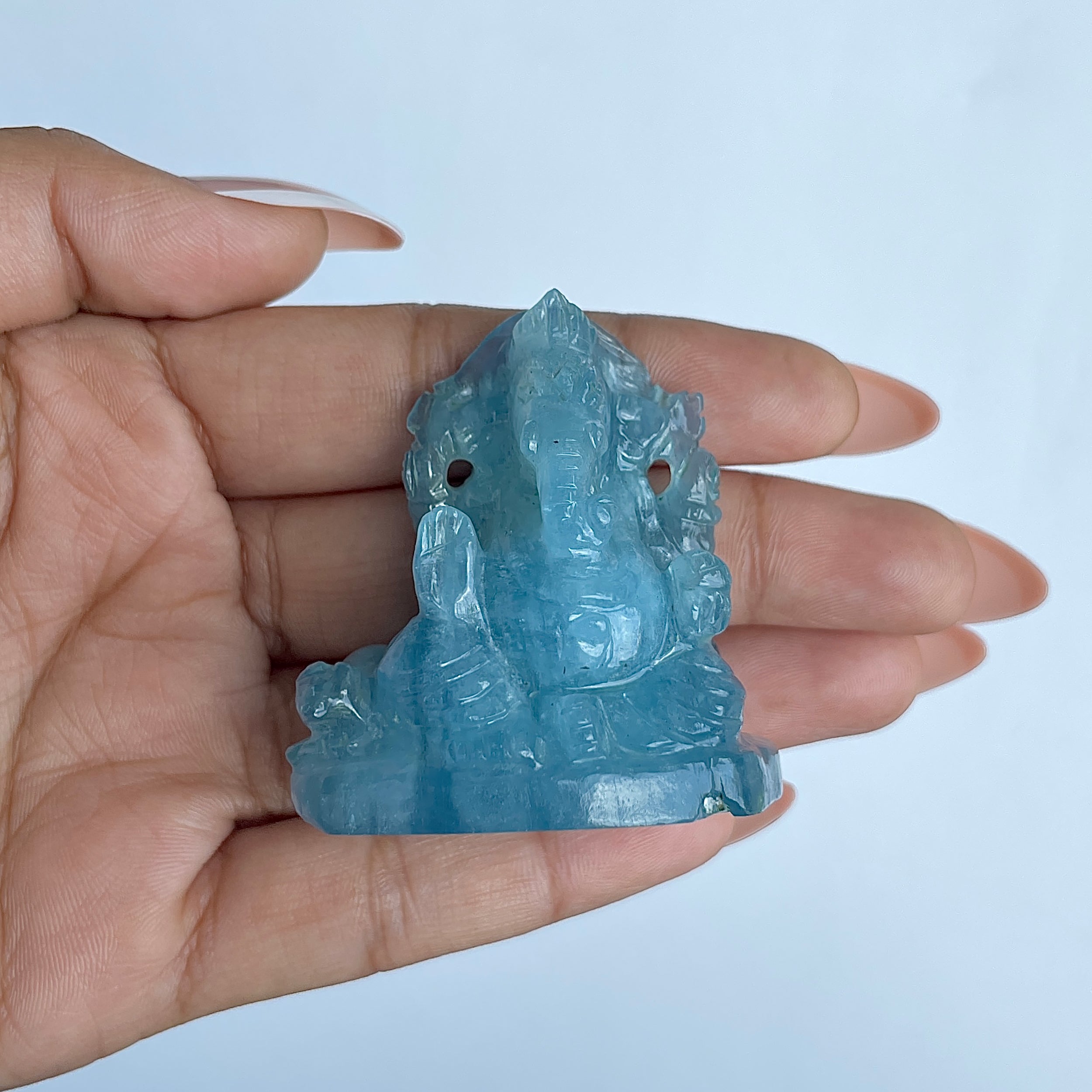 พระพิฆเนศทรงเครื่อง Aquamarine น้ำหนัก 341.5 กะรัต ส่วนสูง 5.2 ซม.(AQM-MRT-16.)
