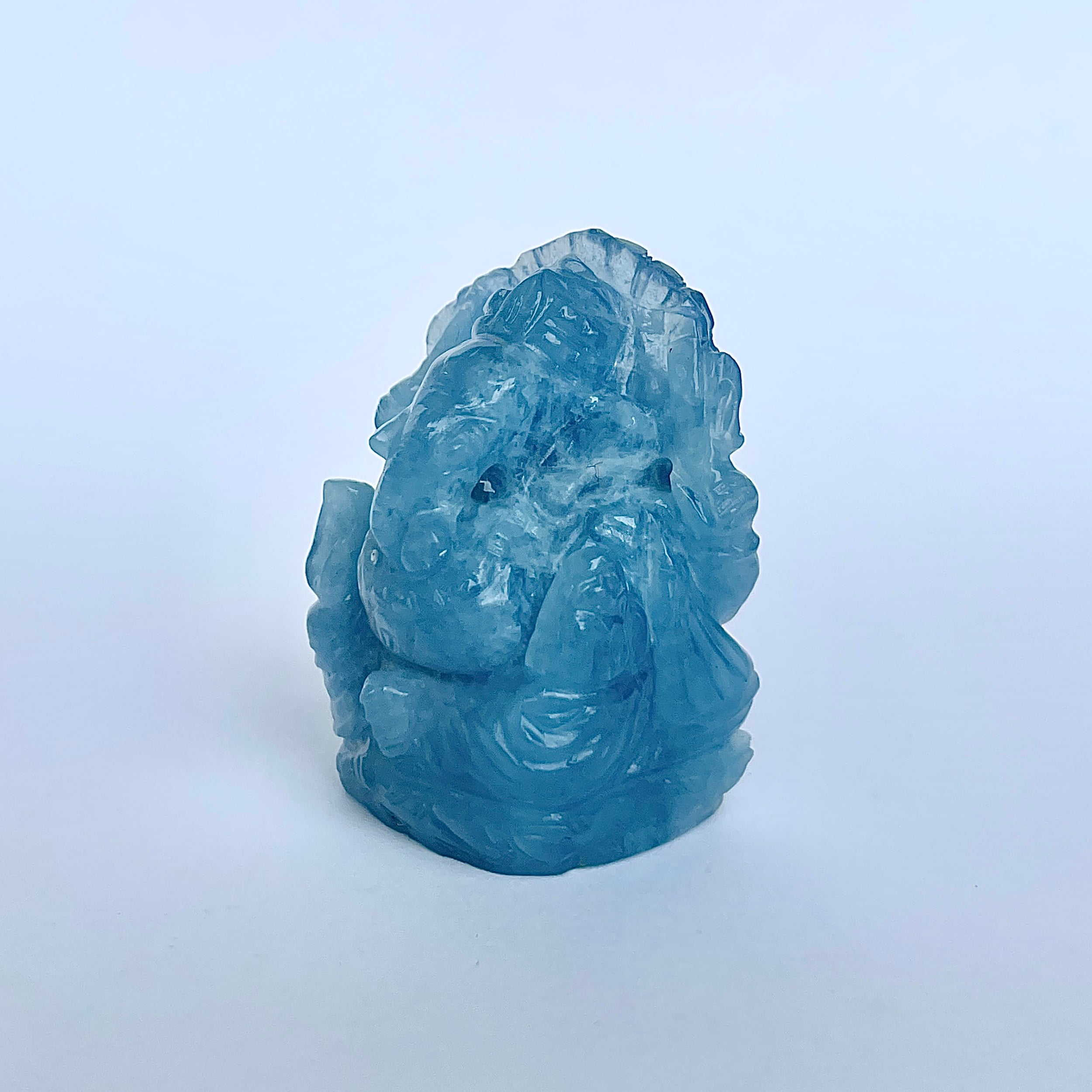 พระพิฆเนศทรงเครื่อง Aquamarine น้ำหนัก 254 กะรัต ส่วนสูง 4.4 ซม.(AQM-MRT-17.)