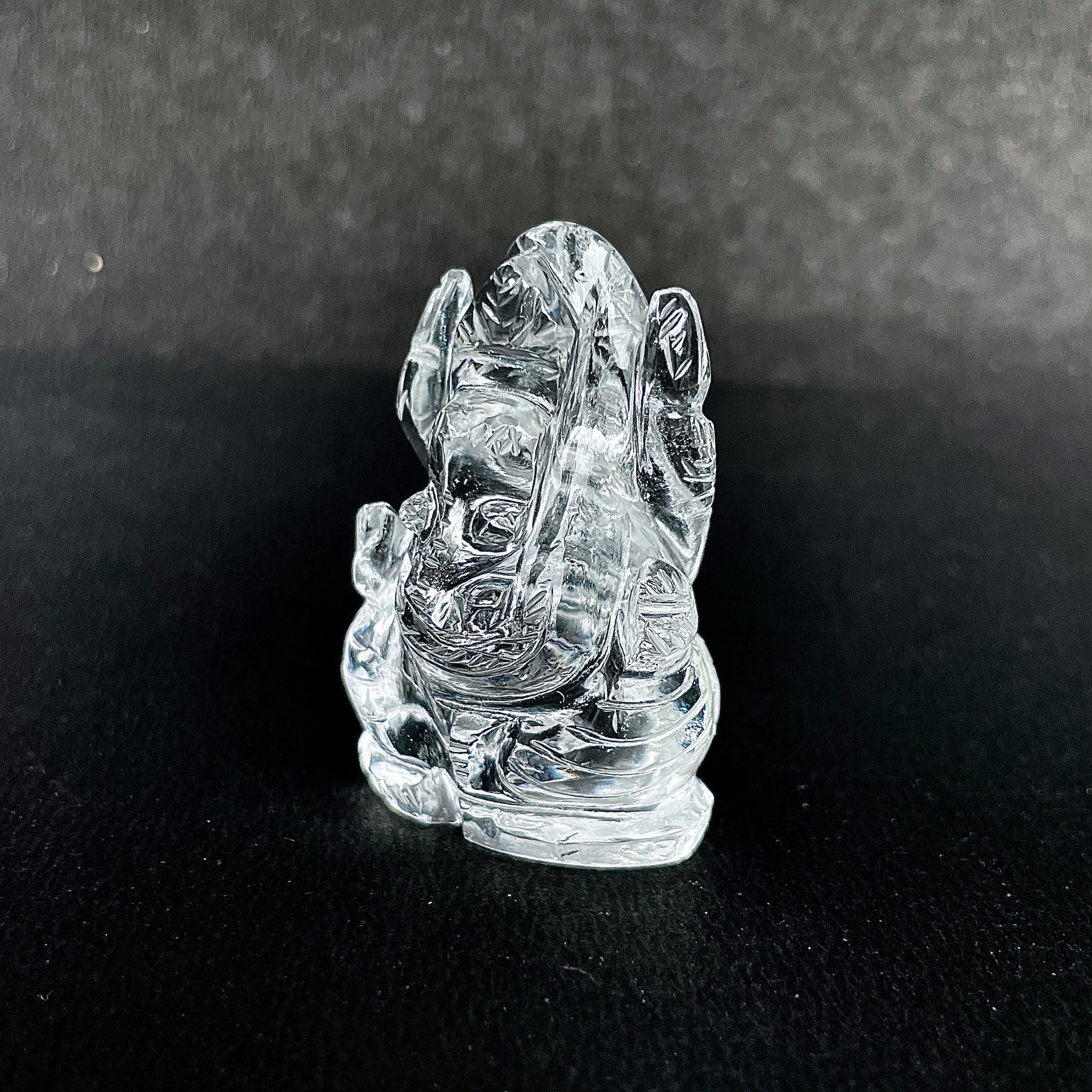 รูปเคารพพระพิฆเนศคริสตัลควอตซ์ 132 กะรัต สูง 4 ซม.(CST-MRT-113.)