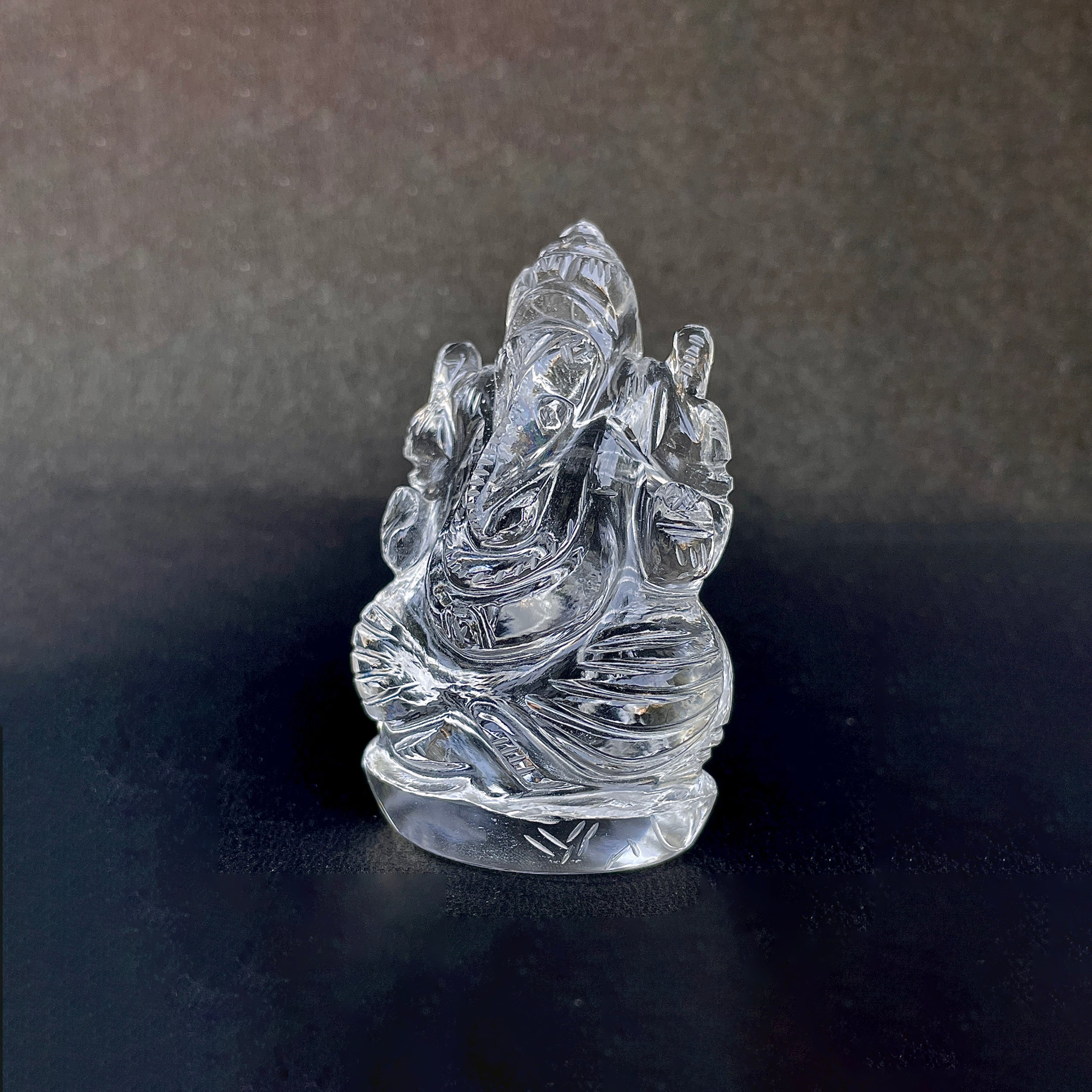 รูปเคารพพระพิฆเนศคริสตัลควอตซ์ น้ำหนัก 475.5 กะรัต สูง 6.8 ซม.(CST-MRT-119.)