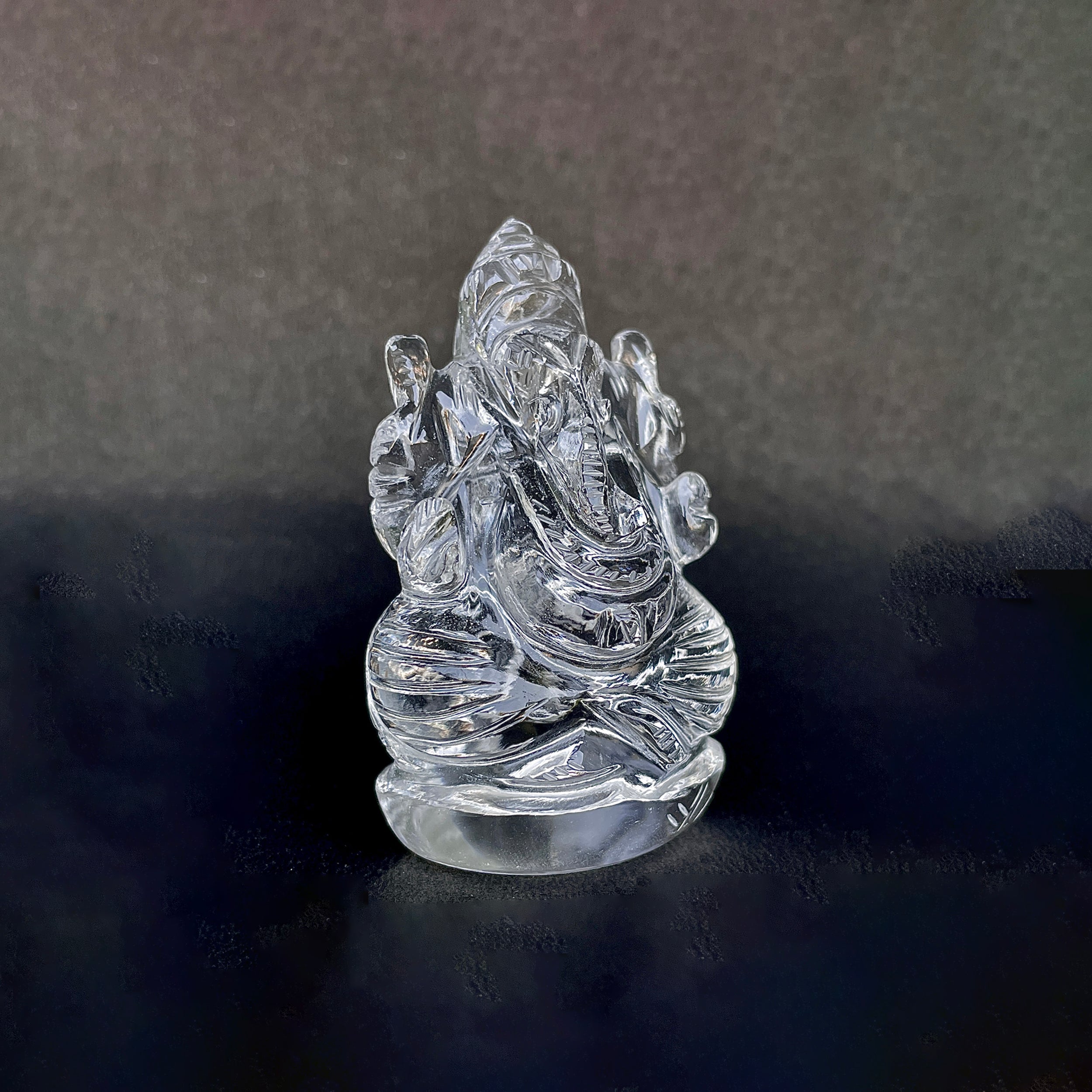 รูปเคารพพระพิฆเนศคริสตัลควอตซ์ น้ำหนัก 475.5 กะรัต สูง 6.8 ซม.(CST-MRT-119.)