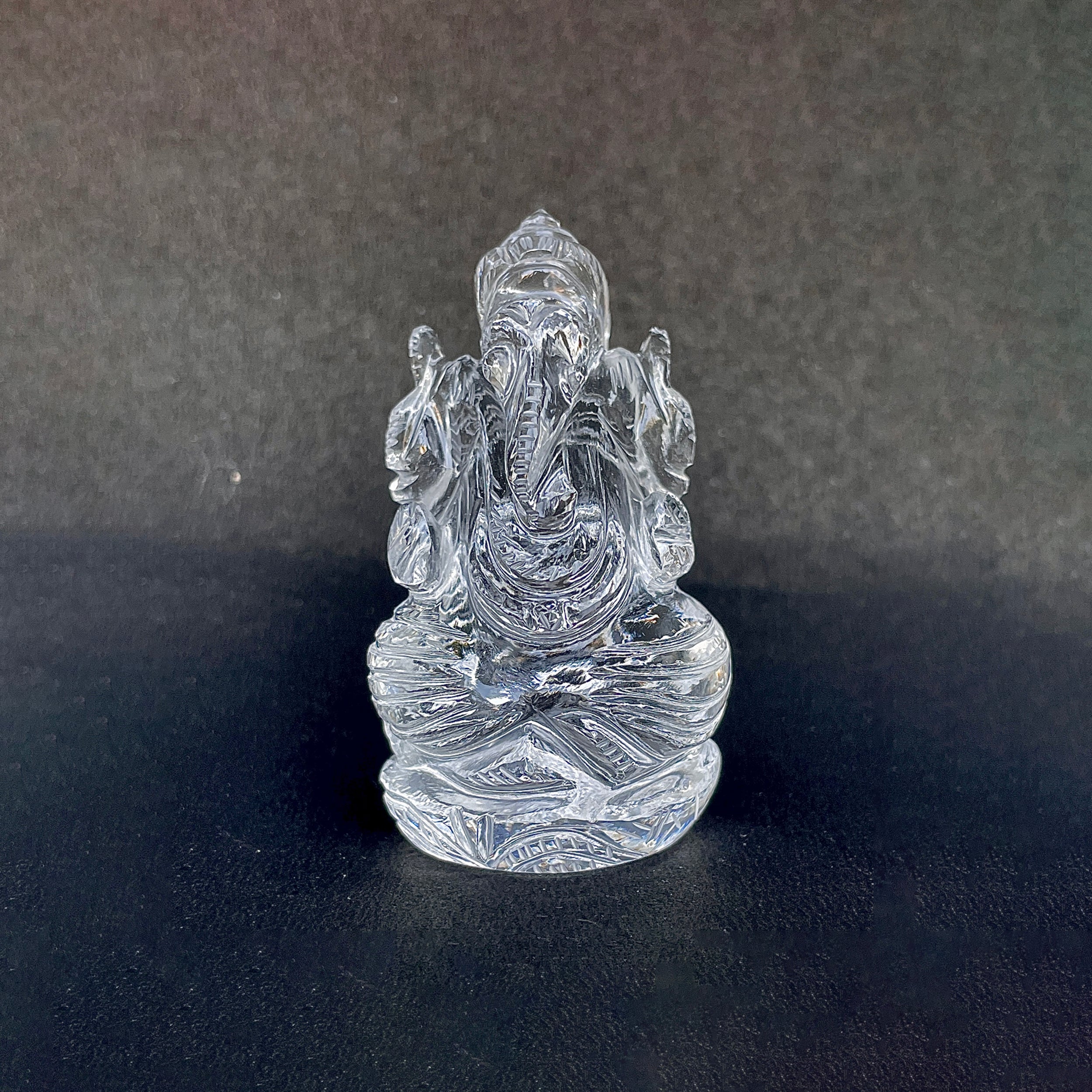 รูปเคารพพระพิฆเนศคริสตัลควอตซ์ น้ำหนัก 543.5 กะรัต สูง 6.8 ซม.(CST-MRT-133.)