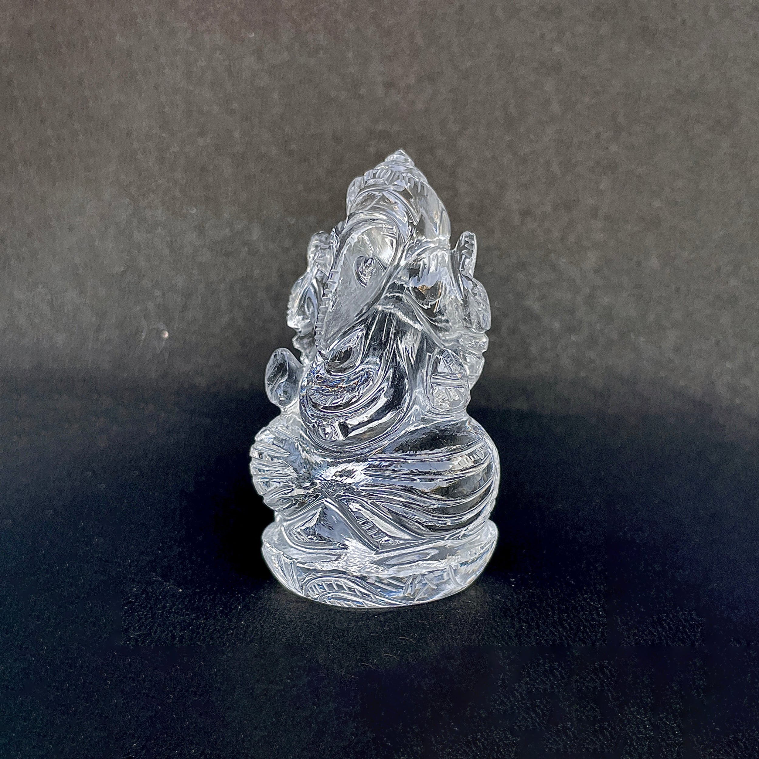 รูปเคารพพระพิฆเนศคริสตัลควอตซ์ น้ำหนัก 543.5 กะรัต สูง 6.8 ซม.(CST-MRT-133.)