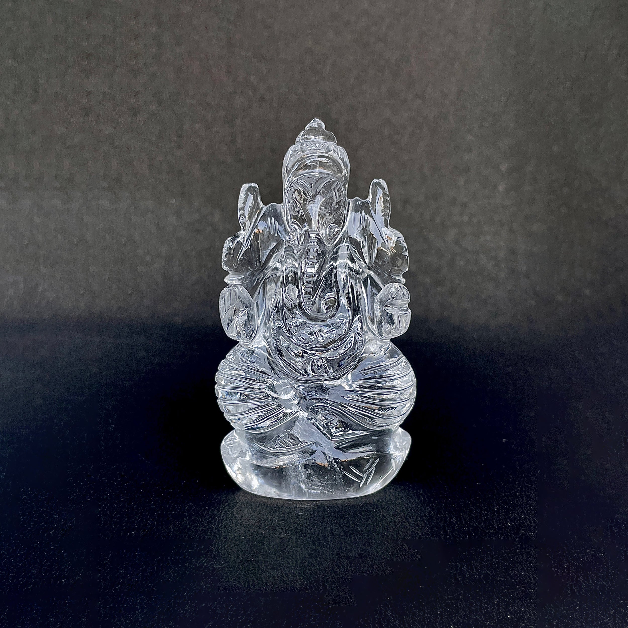 รูปเคารพพระพิฆเนศคริสตัลควอตซ์ น้ำหนัก 499.5 กะรัต สูง 7.6 ซม.(CST-MRT-142.)