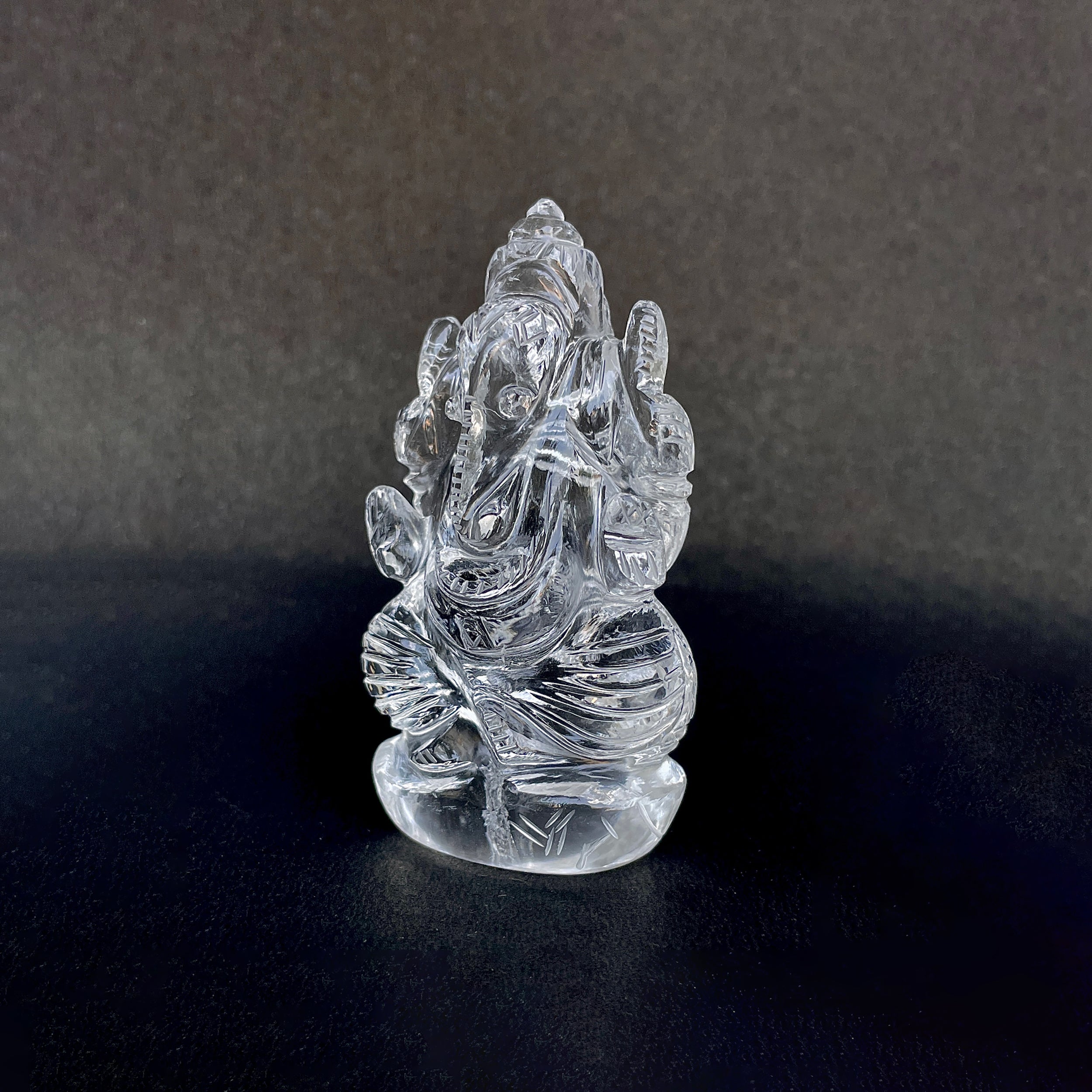 รูปเคารพพระพิฆเนศคริสตัลควอตซ์ น้ำหนัก 499.5 กะรัต สูง 7.6 ซม.(CST-MRT-142.)