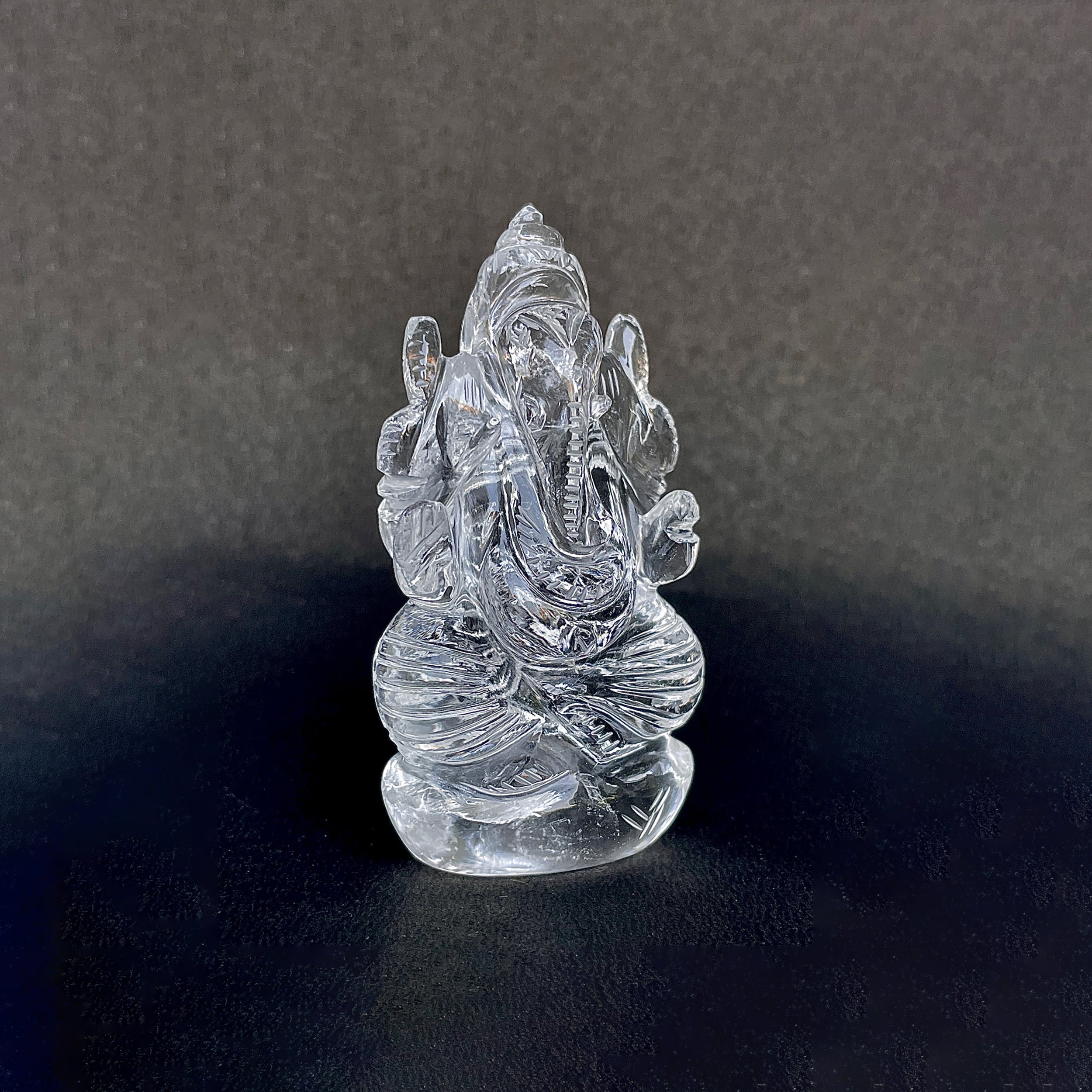รูปเคารพพระพิฆเนศคริสตัลควอตซ์ น้ำหนัก 499.5 กะรัต สูง 7.6 ซม.(CST-MRT-142.)