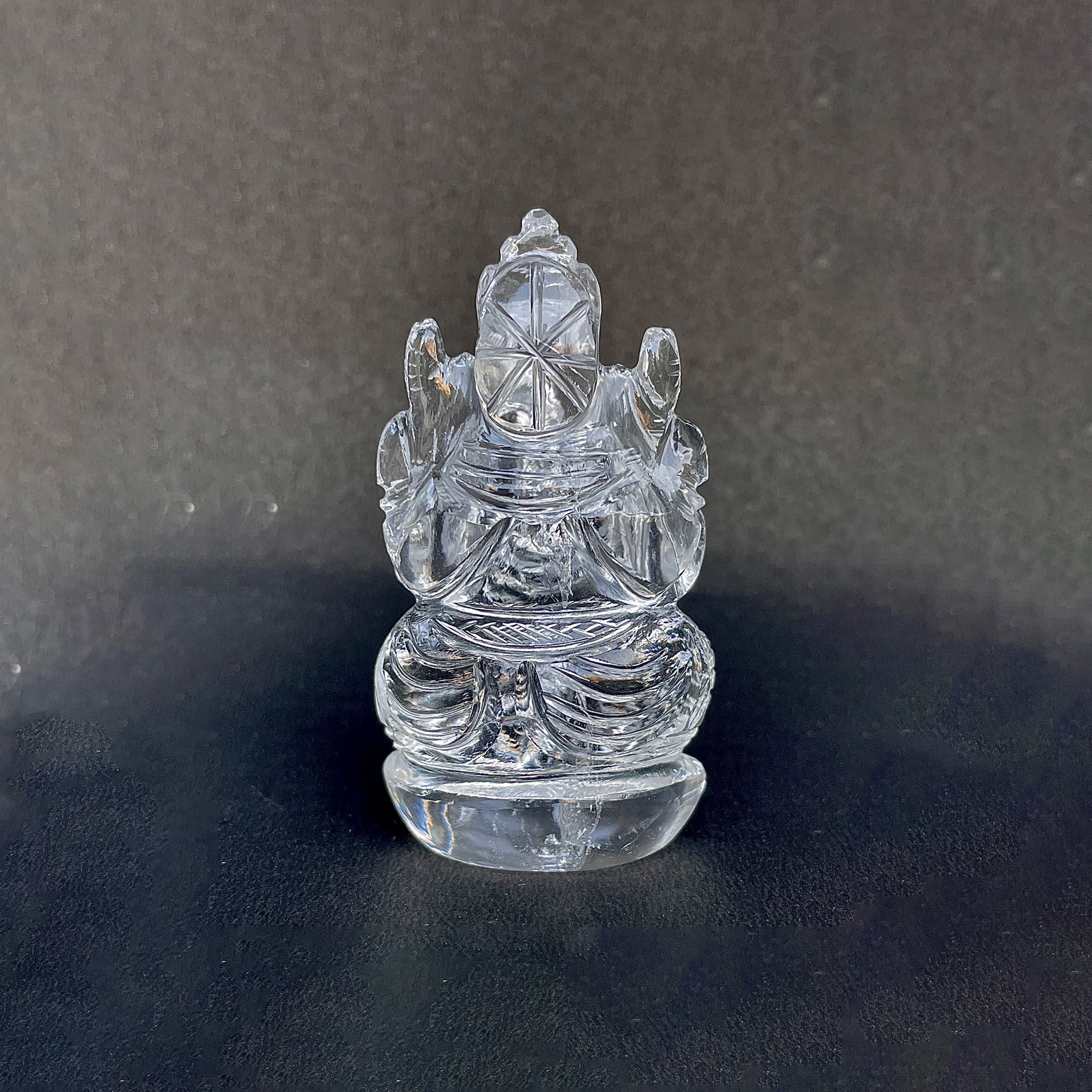 รูปเคารพพระพิฆเนศคริสตัลควอตซ์ น้ำหนัก 499.5 กะรัต สูง 7.6 ซม.(CST-MRT-142.)