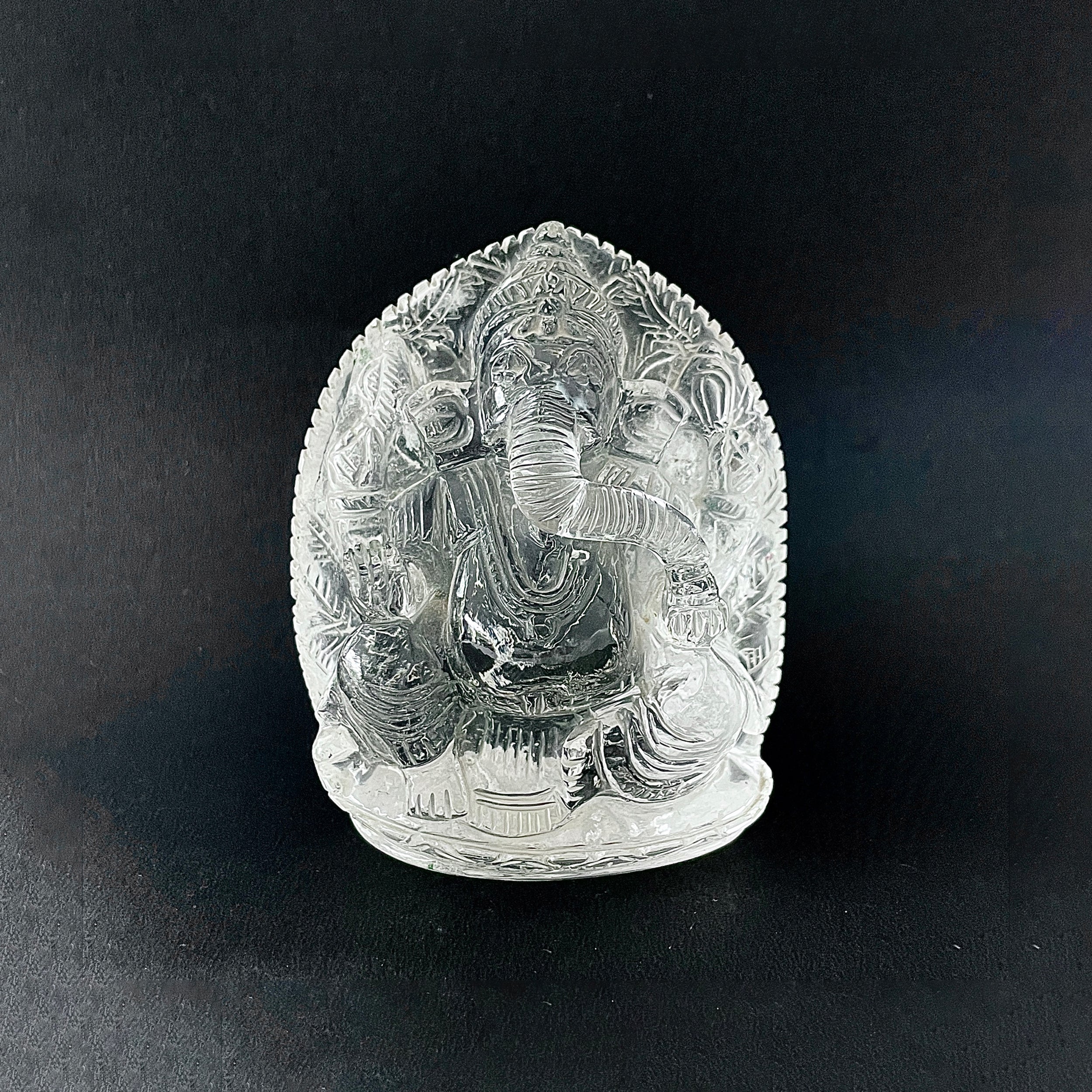 รูปเคารพพระพิฆเนศคริสตัลควอตซ์ น้ำหนัก 2687 กะรัต สูง 9.6 ซม.(CST-MRT-152.)