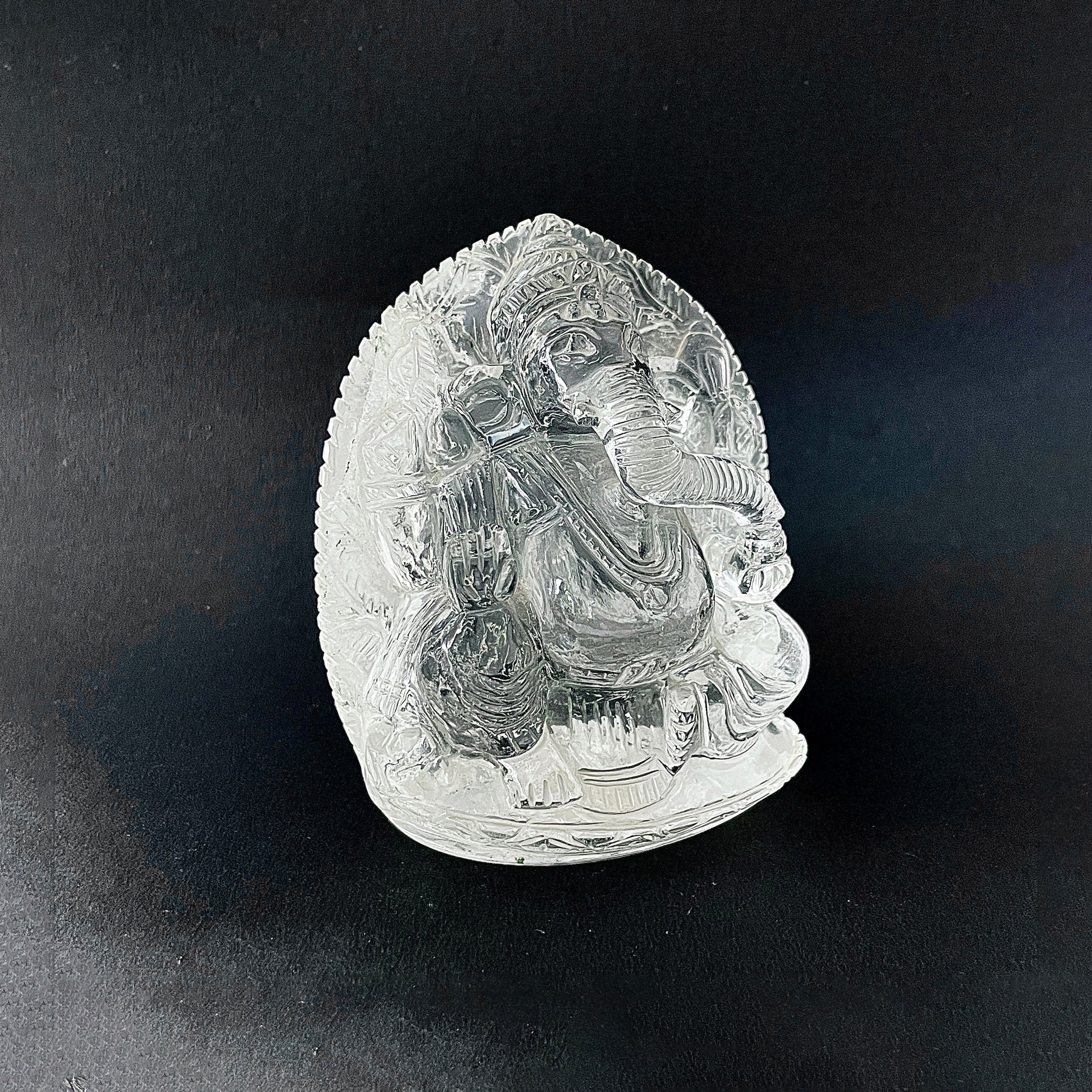 รูปเคารพพระพิฆเนศคริสตัลควอตซ์ น้ำหนัก 2687 กะรัต สูง 9.6 ซม.(CST-MRT-152.)