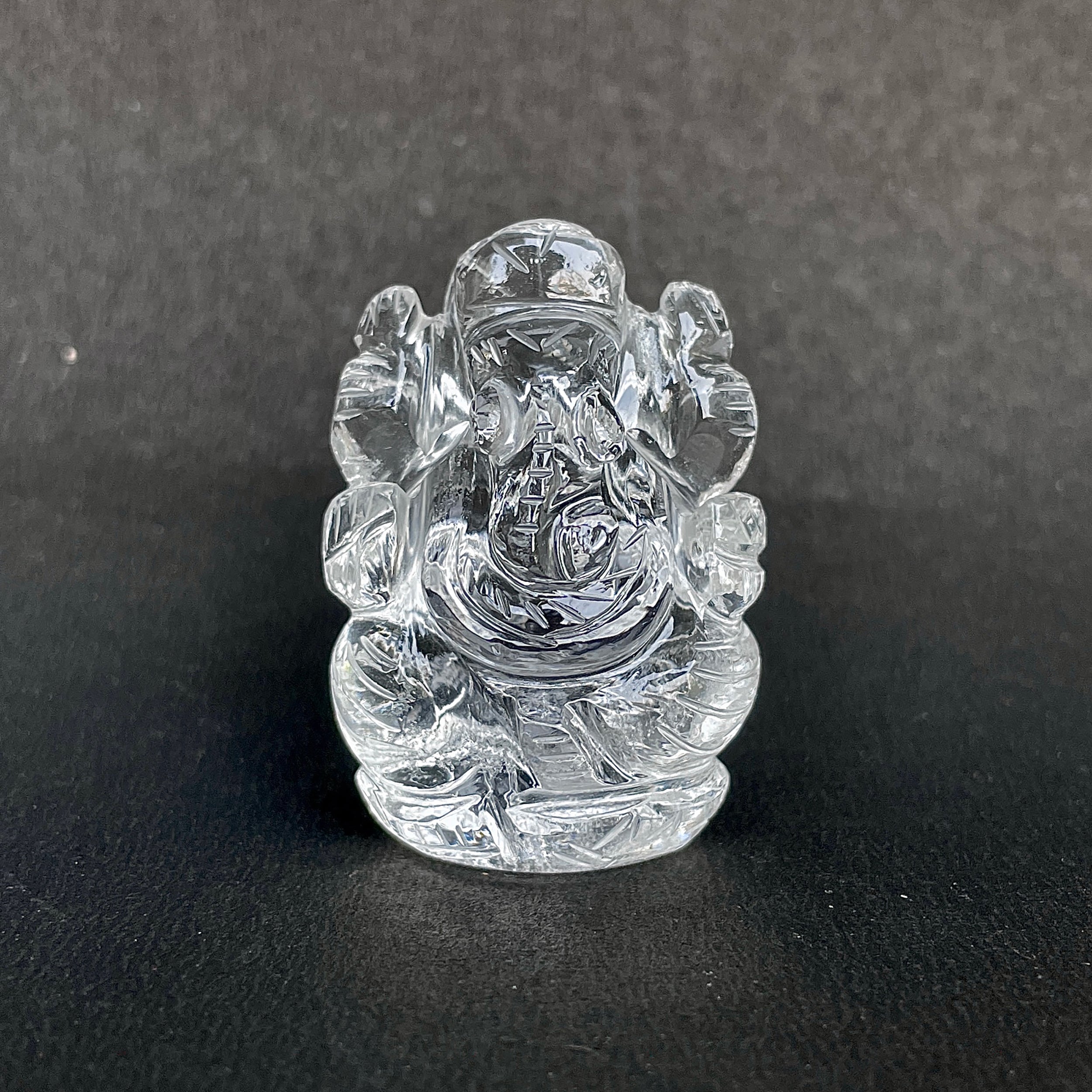 รูปเคารพพระพิฆเนศคริสตัลควอตซ์ น้ำหนัก 242.5 กะรัต สูง 4.5 ซม.(CST-MRT-28.)