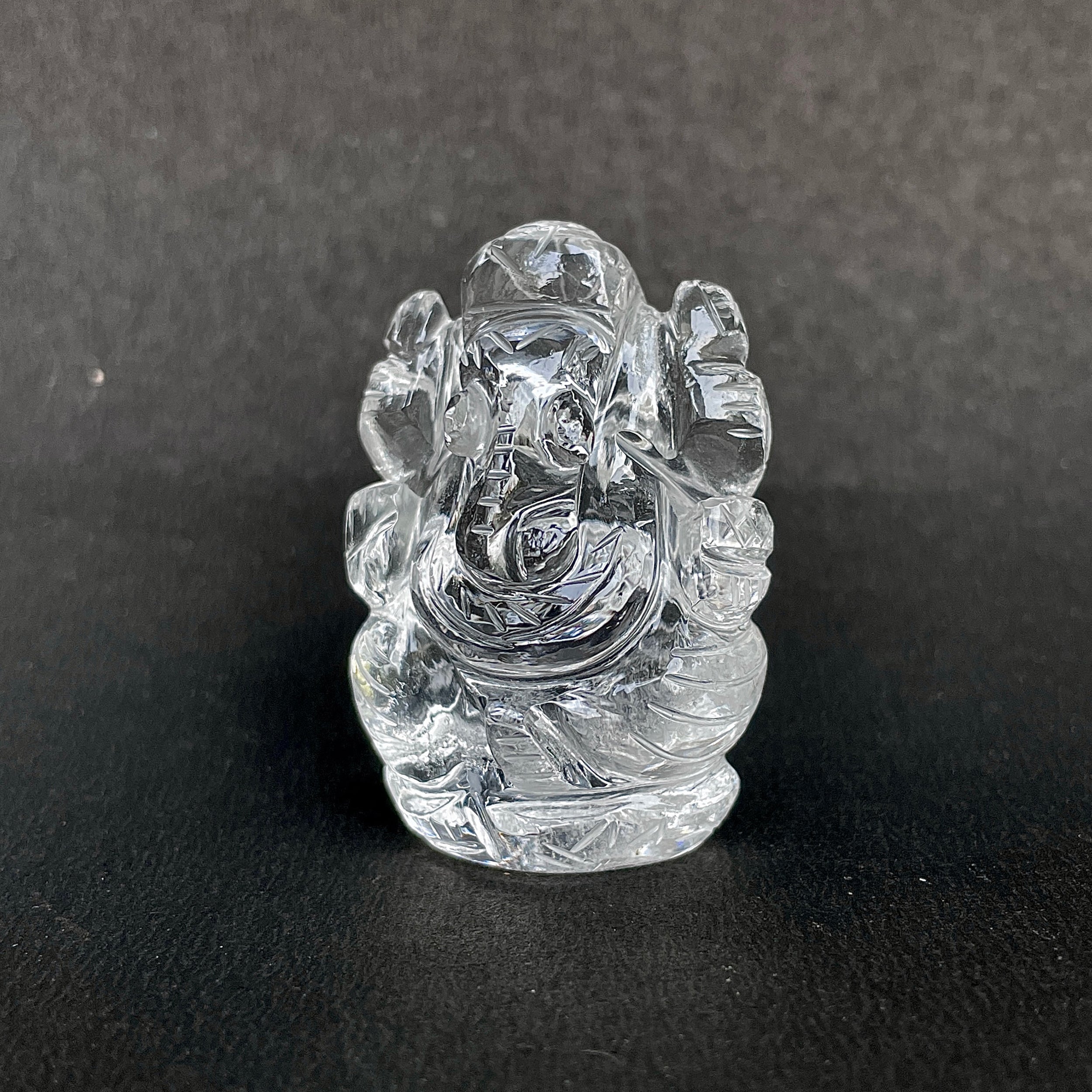 รูปเคารพพระพิฆเนศคริสตัลควอตซ์ น้ำหนัก 242.5 กะรัต สูง 4.5 ซม.(CST-MRT-28.)