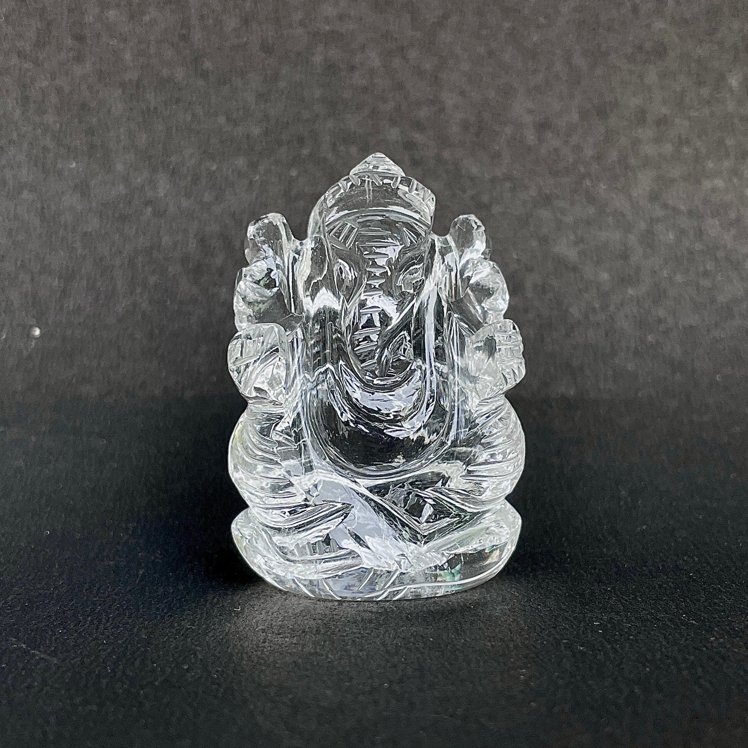 รูปเคารพพระพิฆเนศคริสตัลควอตซ์ น้ำหนัก 243.5 กะรัต สูง 4.8 ซม.(CST-MRT-40.)