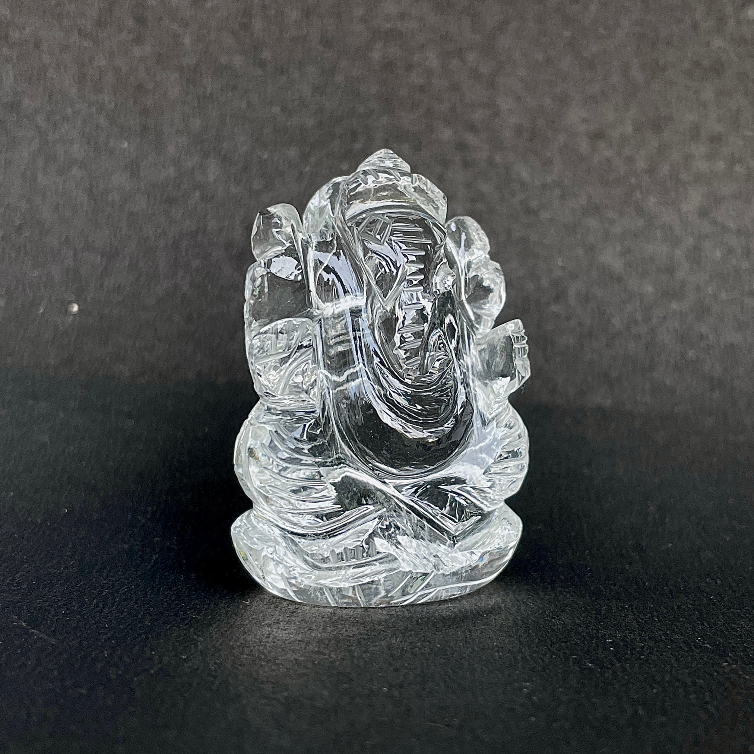รูปเคารพพระพิฆเนศคริสตัลควอตซ์ น้ำหนัก 243.5 กะรัต สูง 4.8 ซม.(CST-MRT-40.)