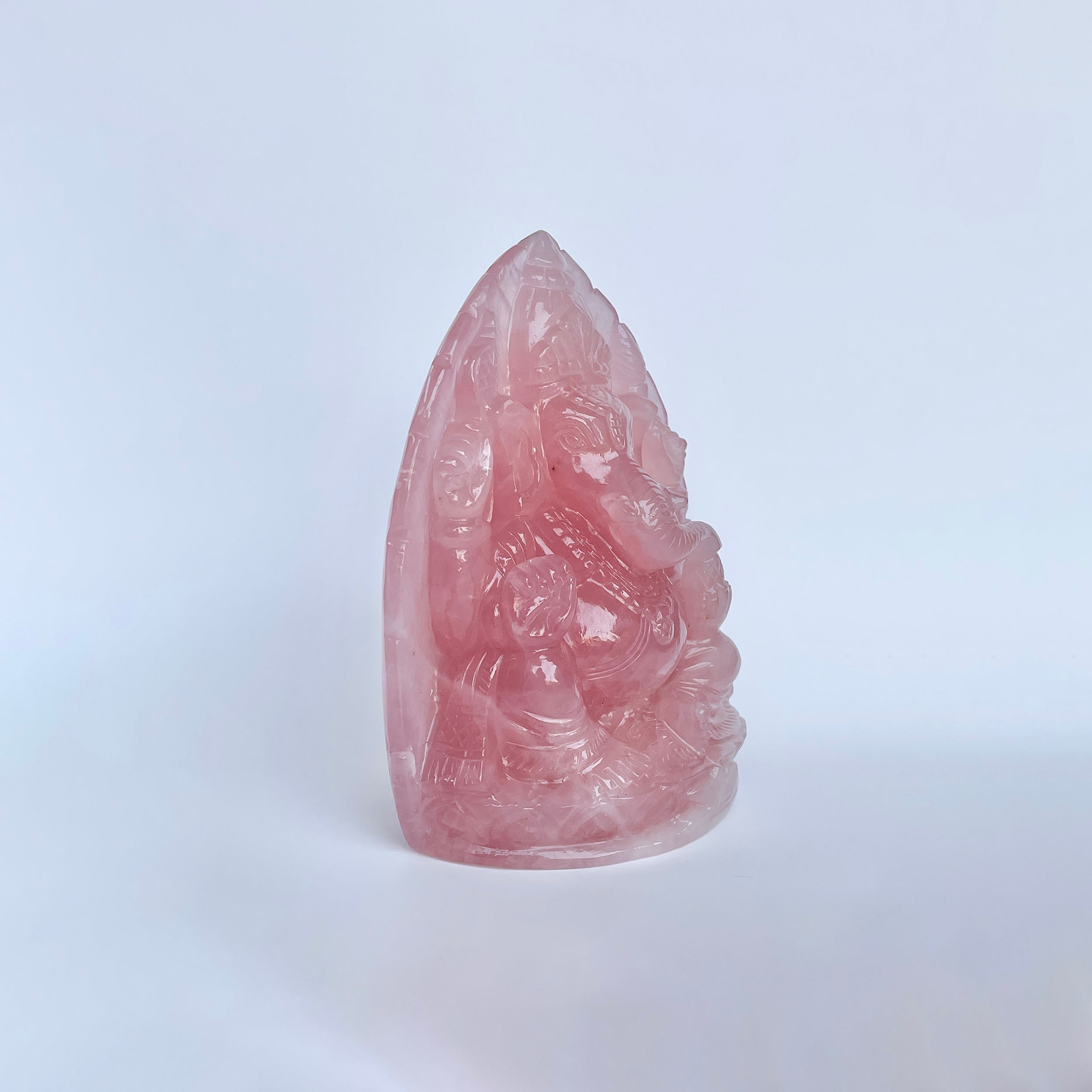 รูปเคารพพระพิฆเนศหินโรสควอตซ์ น้ำหนัก 5840 กะรัต ส่วนสูง :-14.7 ซม.-(RSQ-MRT-28.)